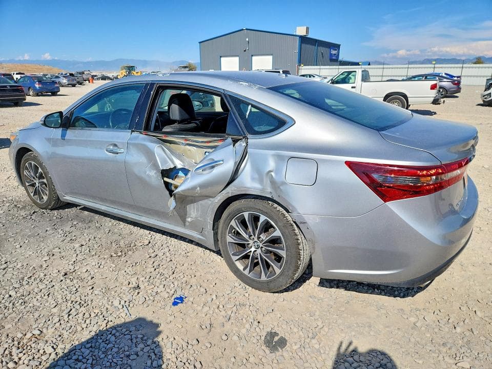 2018 TOYOTA AVALON XLE 2