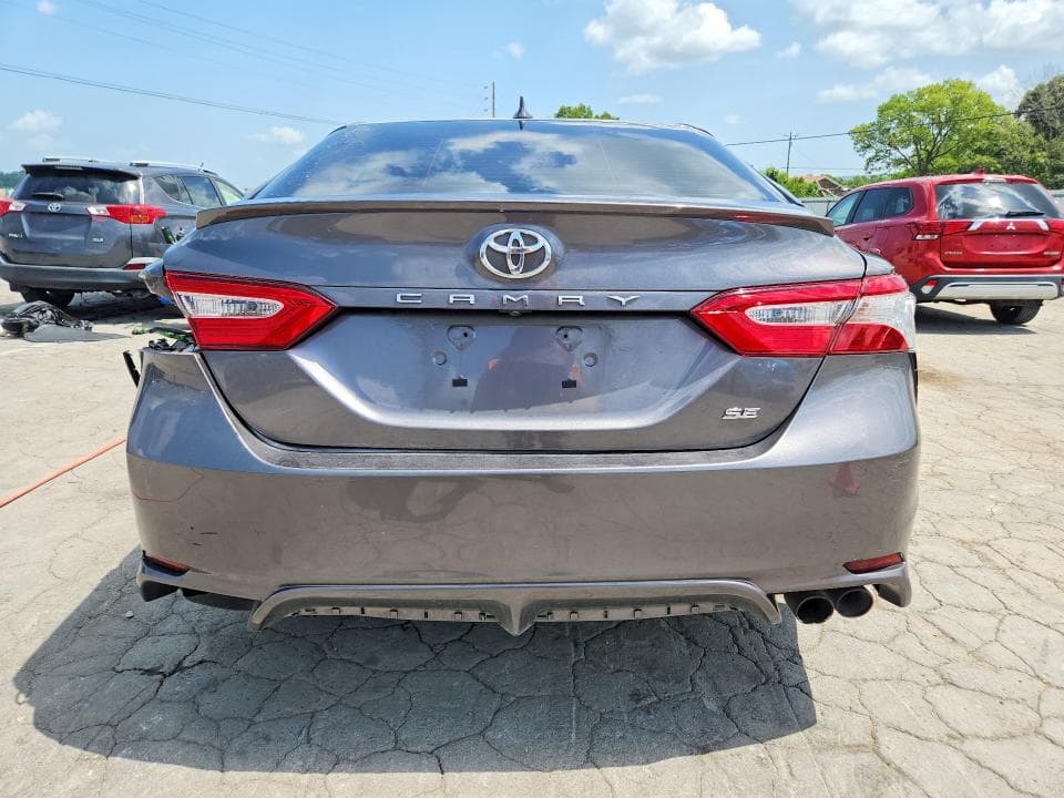2020 TOYOTA CAMRY SE 6