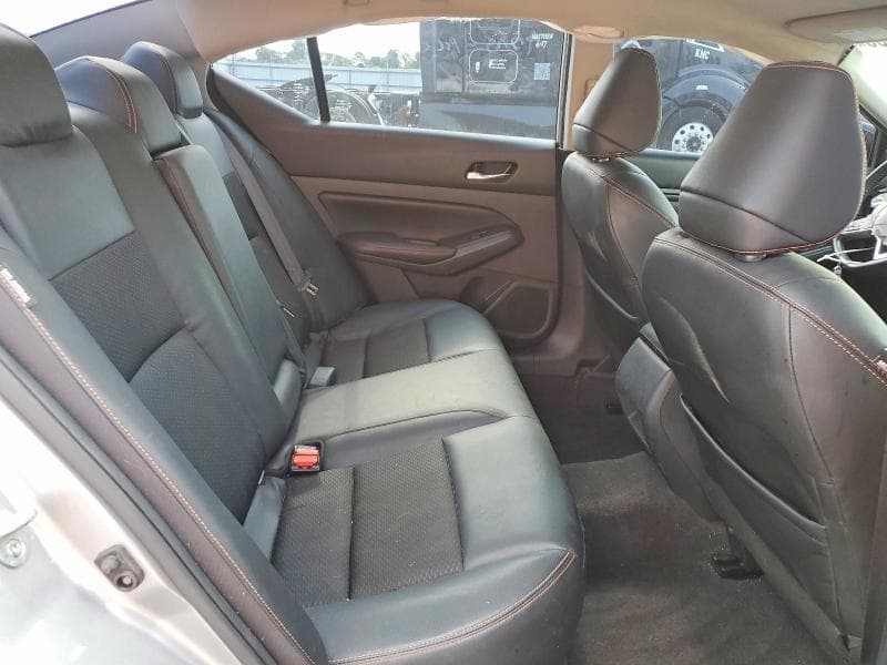 2021 NISSAN ALTIMA SR 10
