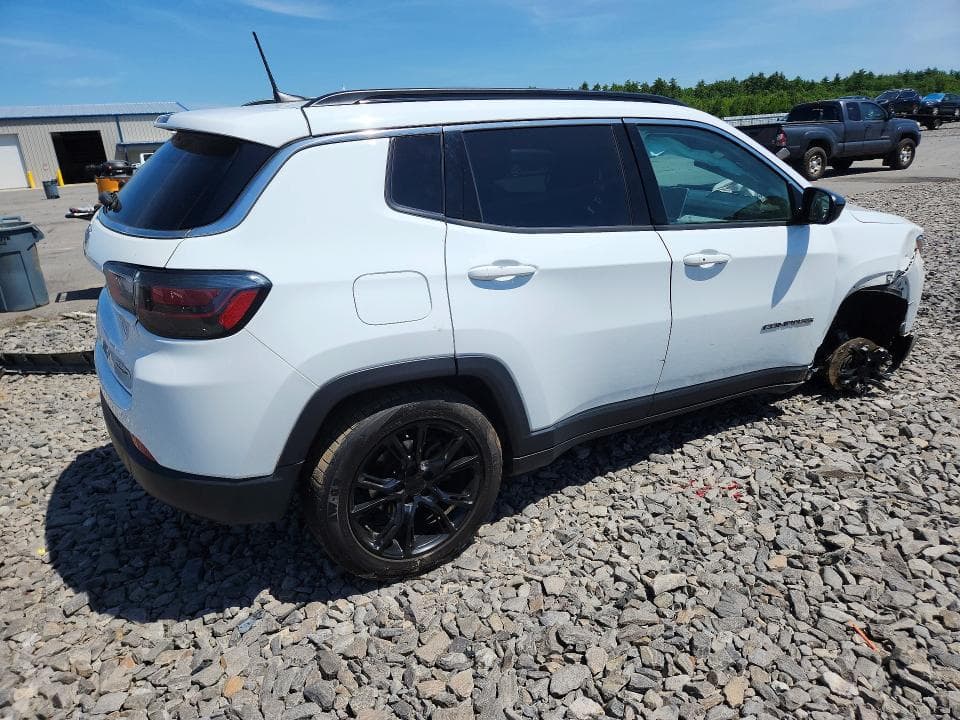 2022 JEEP COMPASS LATITUDE LUX 3