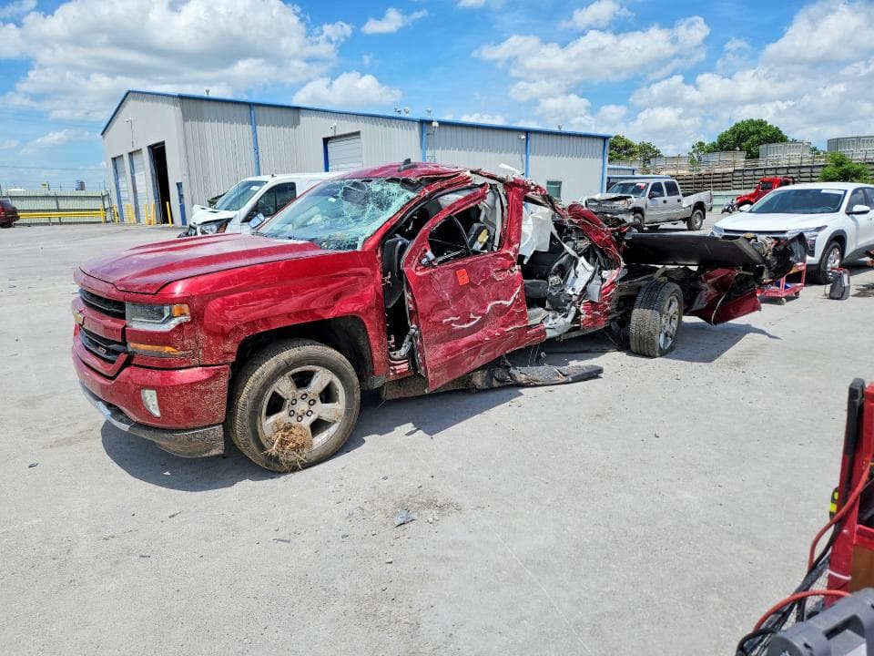 2018 CHEVROLET SILVERADO K1500 LT - 1