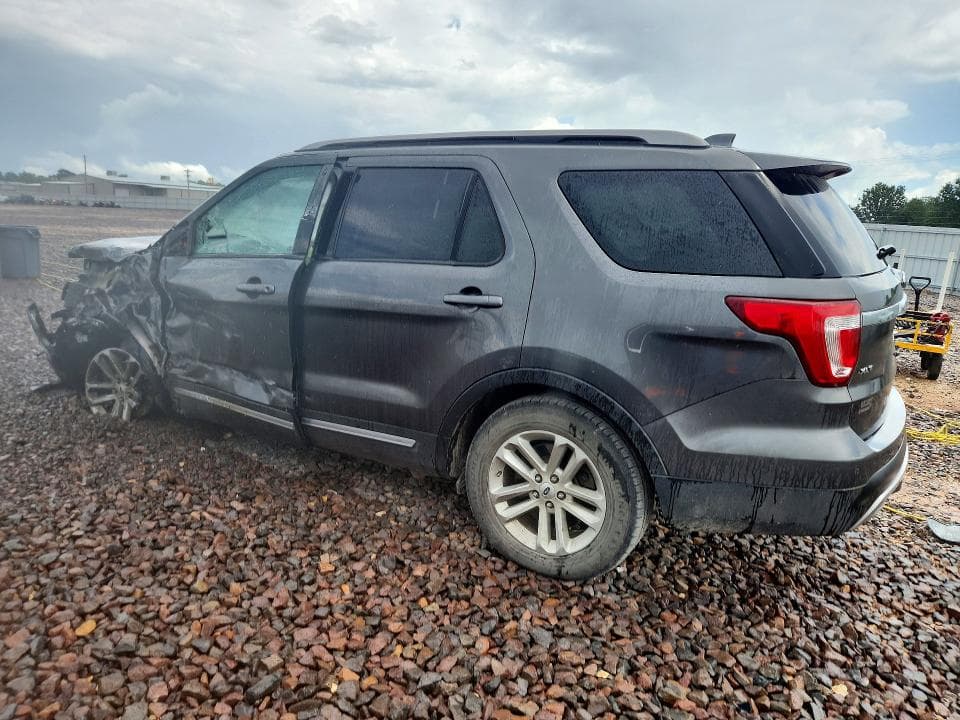 2017 FORD EXPLORER XLT 2