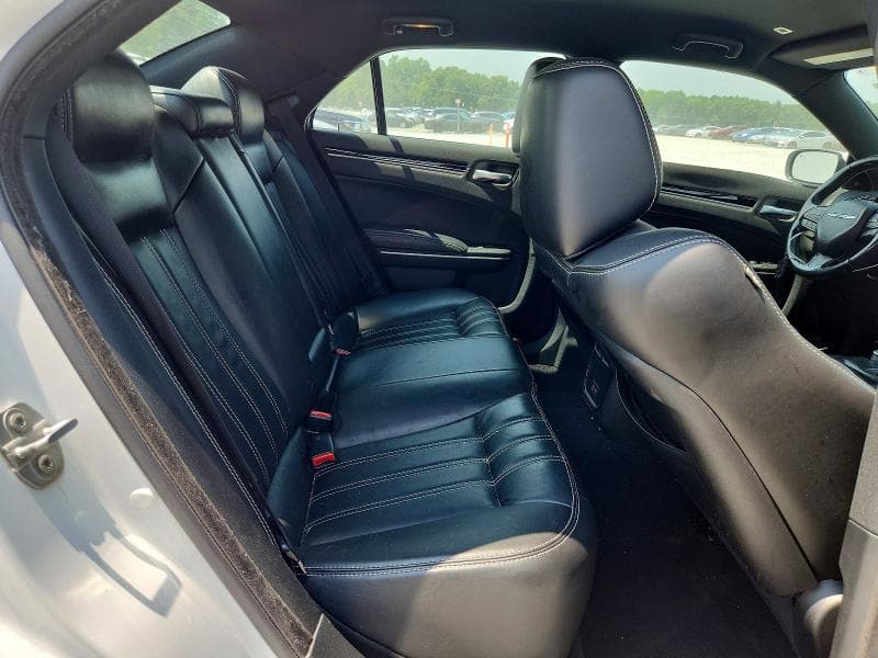 2019 CHRYSLER 300 S 10
