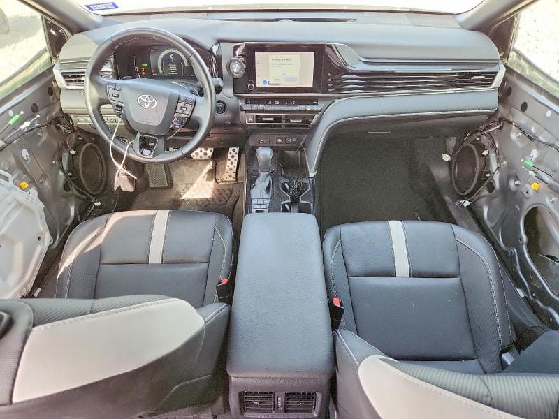 2025 TOYOTA CAMRY SE 8