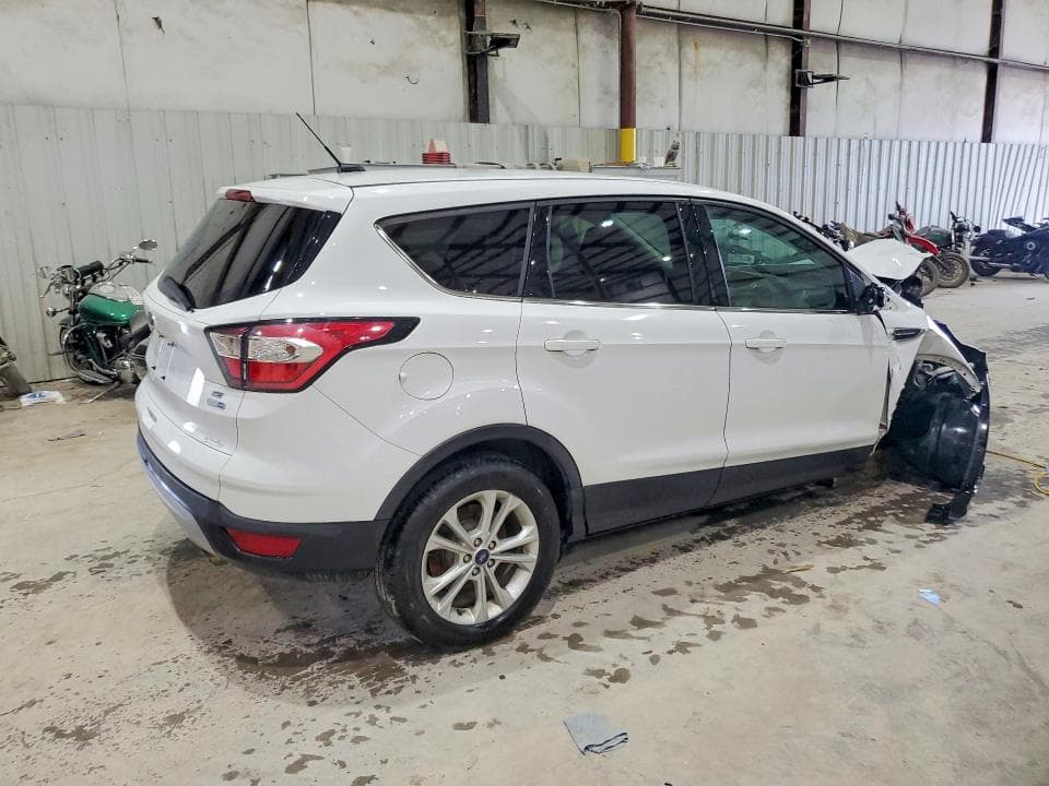 2017 FORD ESCAPE SE 3