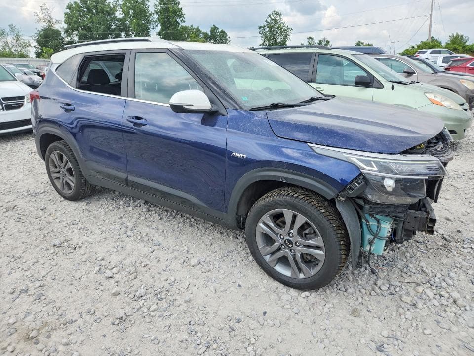 2021 KIA SELTOS S 4