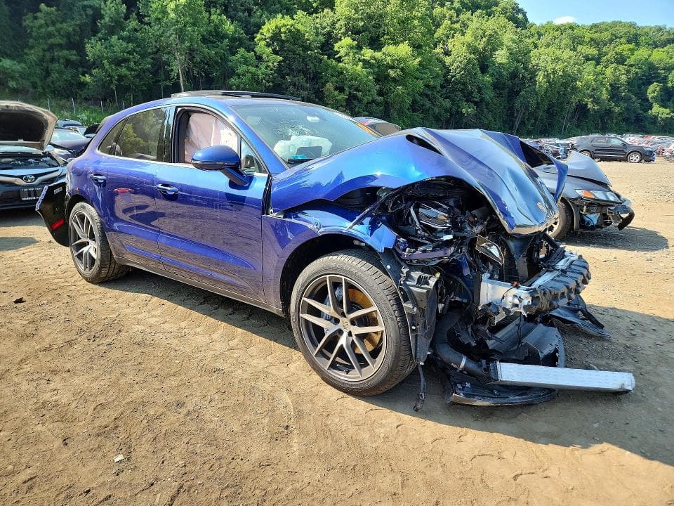 2024 PORSCHE MACAN BASE 4