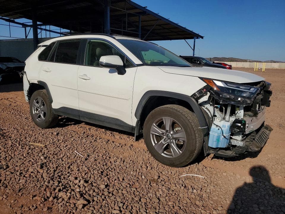 2024 TOYOTA RAV4 XLE 4