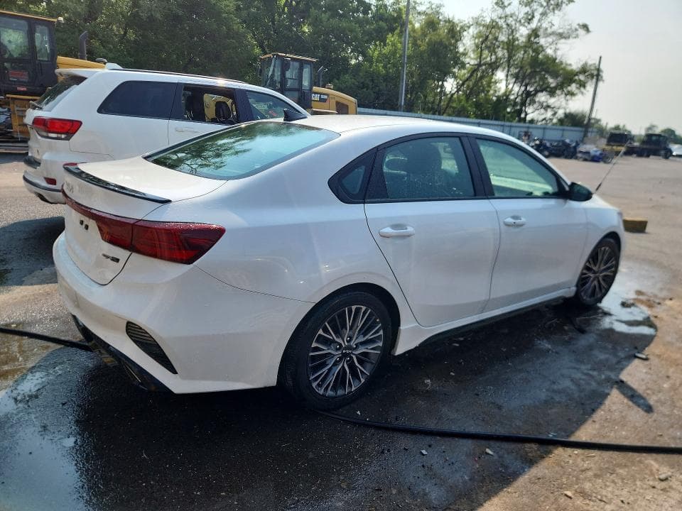 2024 KIA FORTE GT LINE 3