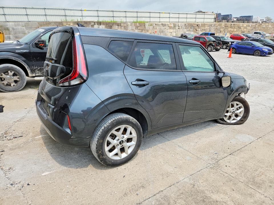 2025 KIA SOUL LX 3