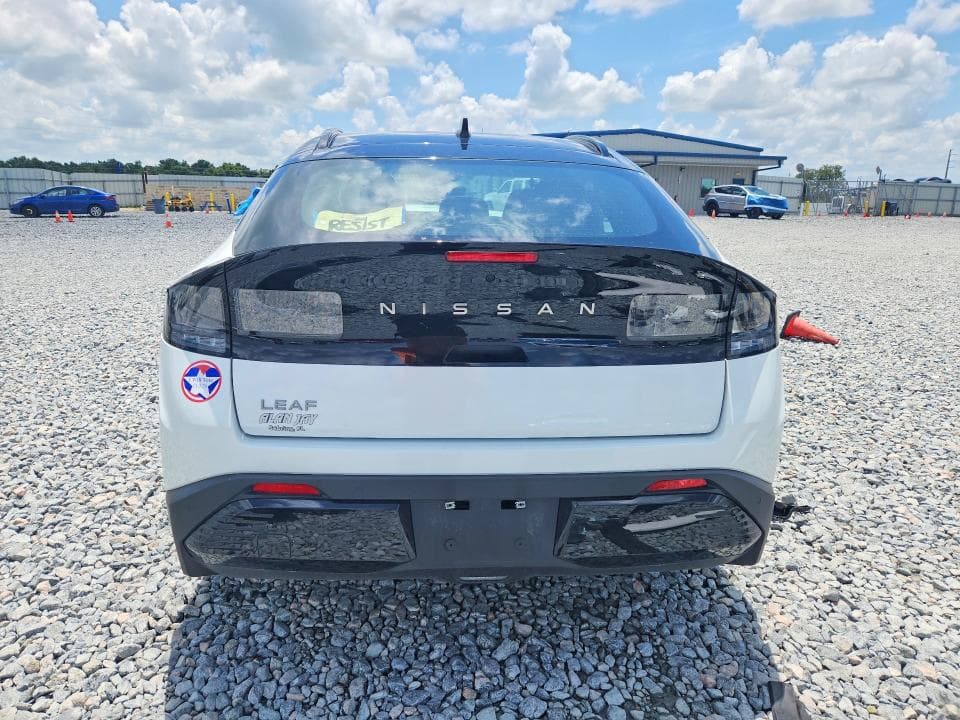 2026 NISSAN LEAF PLATINUM + 6