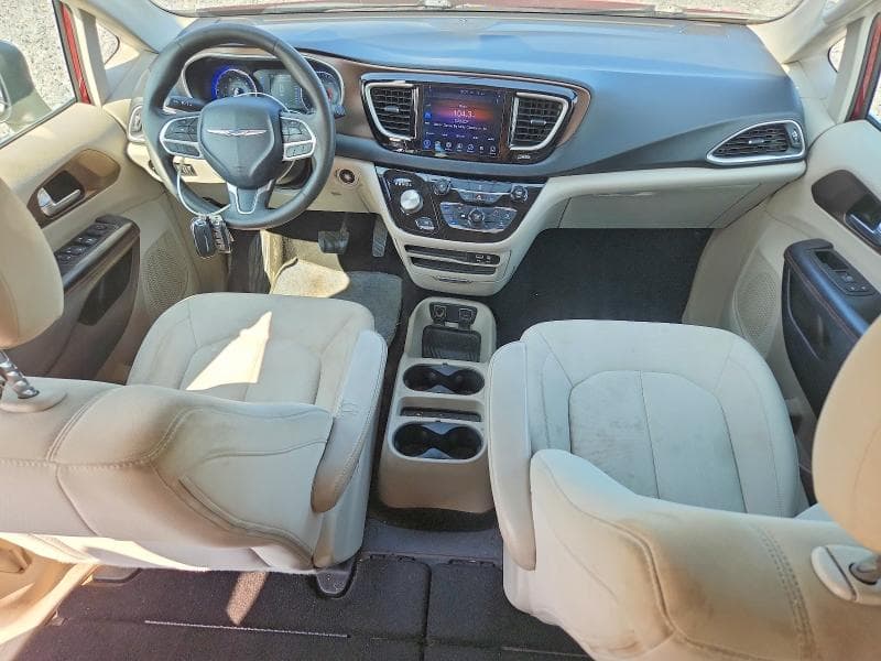 2017 CHRYSLER PACIFICA TOURING 8