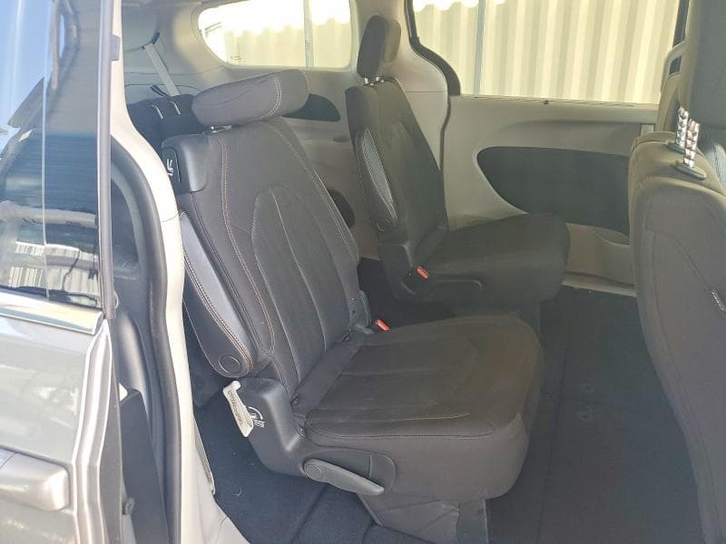 2020 CHRYSLER PACIFICA TOURING 11