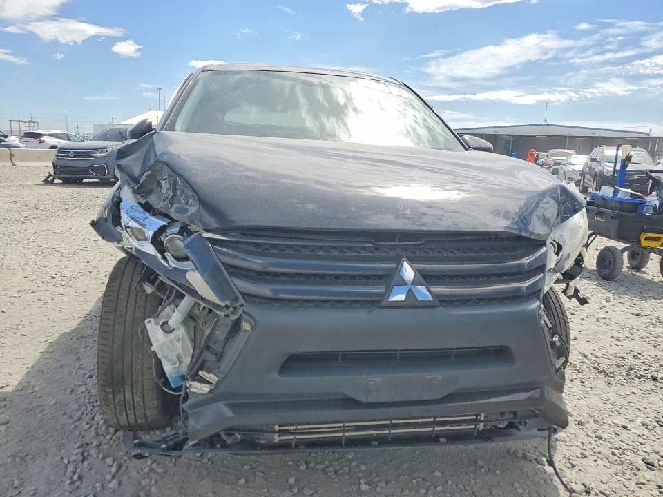 2019 MITSUBISHI ECLIPSE CROSS LE 5