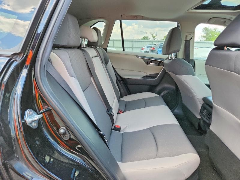 2025 TOYOTA RAV4 HYBRID XLE 10