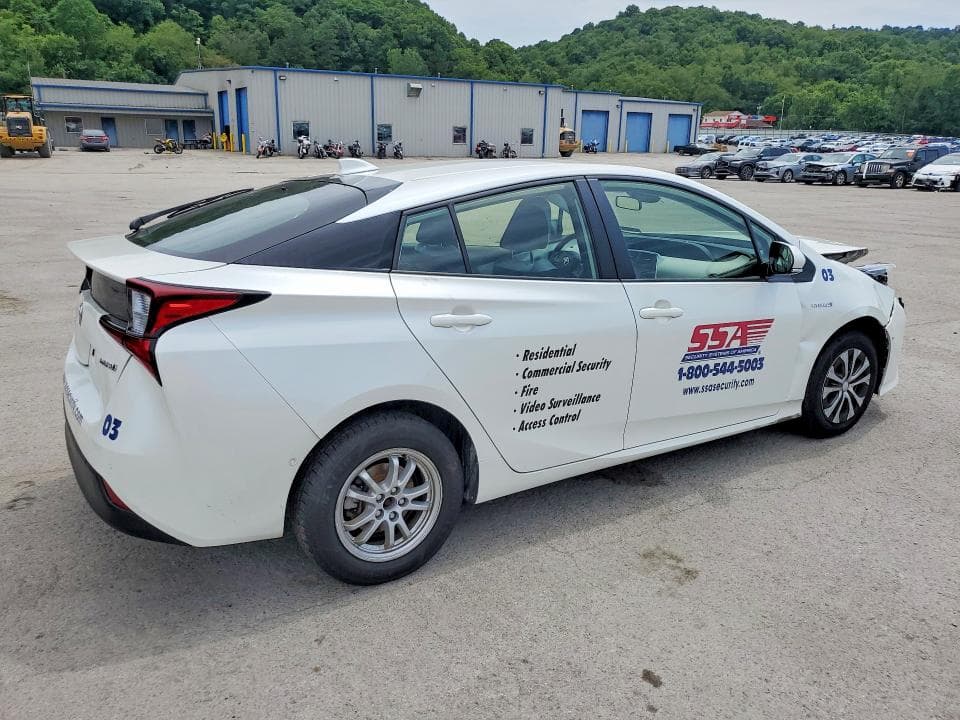2020 TOYOTA PRIUS LE AWD-E 3