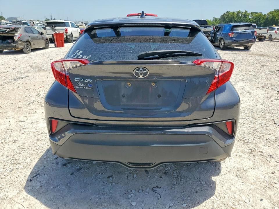 2020 TOYOTA C-HR LE 6