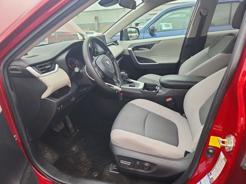 2021 TOYOTA RAV4 XLE 7
