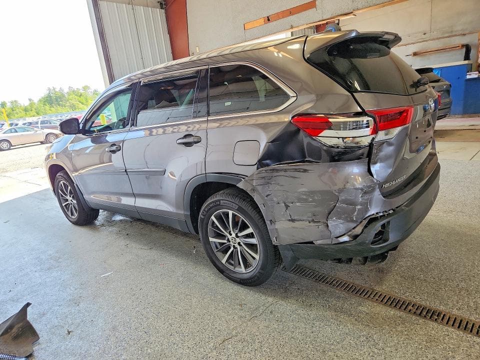 2019 TOYOTA HIGHLANDER XLE 2