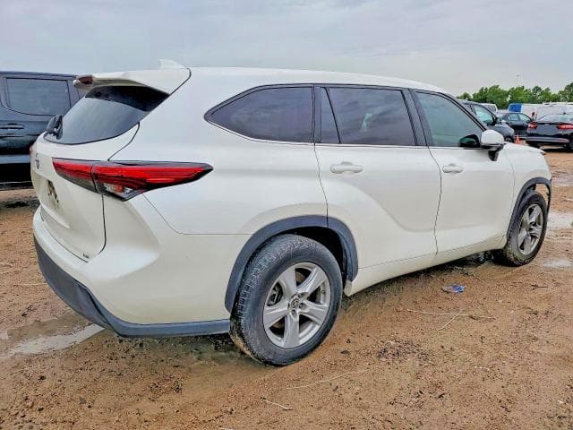 2020 TOYOTA HIGHLANDER LE 3