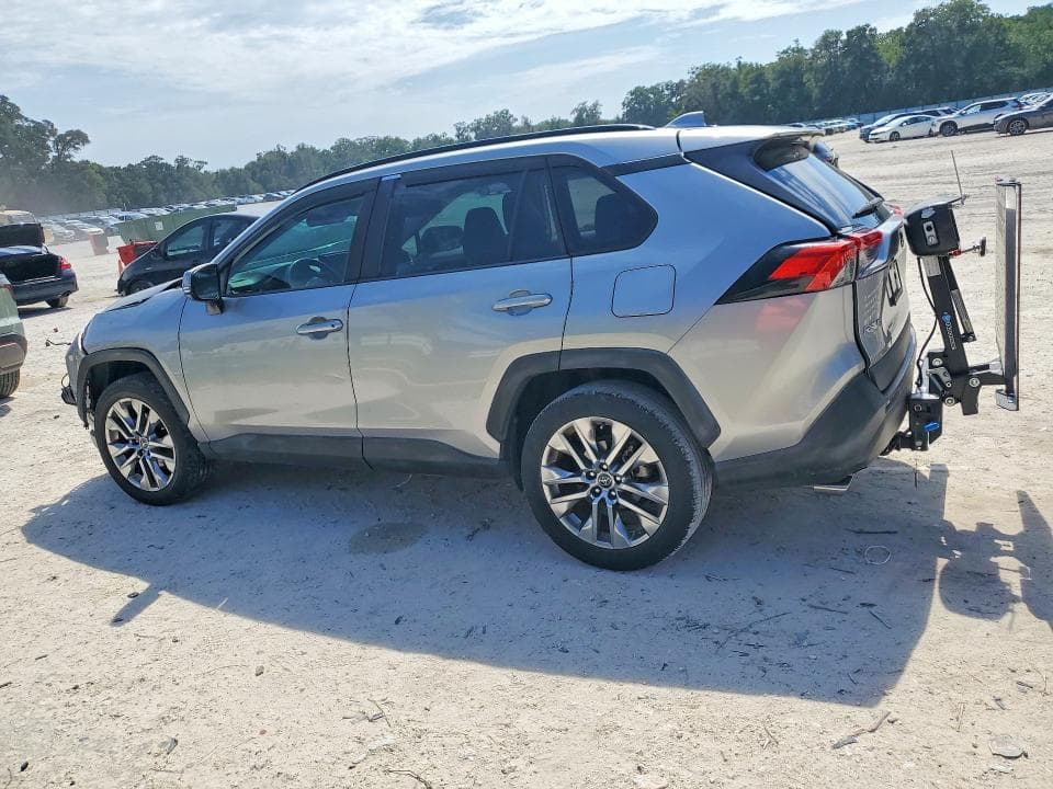 2020 TOYOTA RAV4 XLE PREMIUM 2