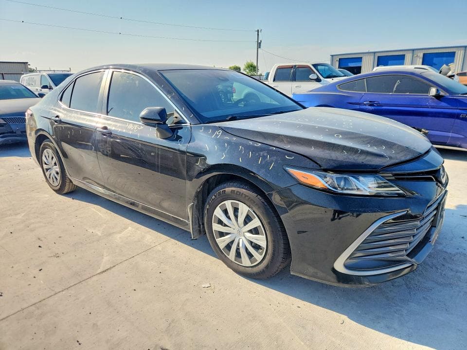 2022 TOYOTA CAMRY LE 4