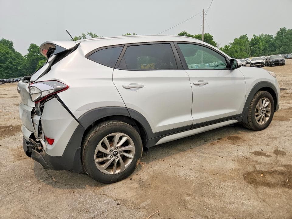 2017 HYUNDAI TUCSON SE 3