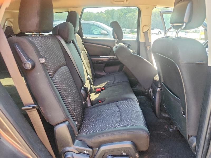 2020 DODGE JOURNEY SE 11