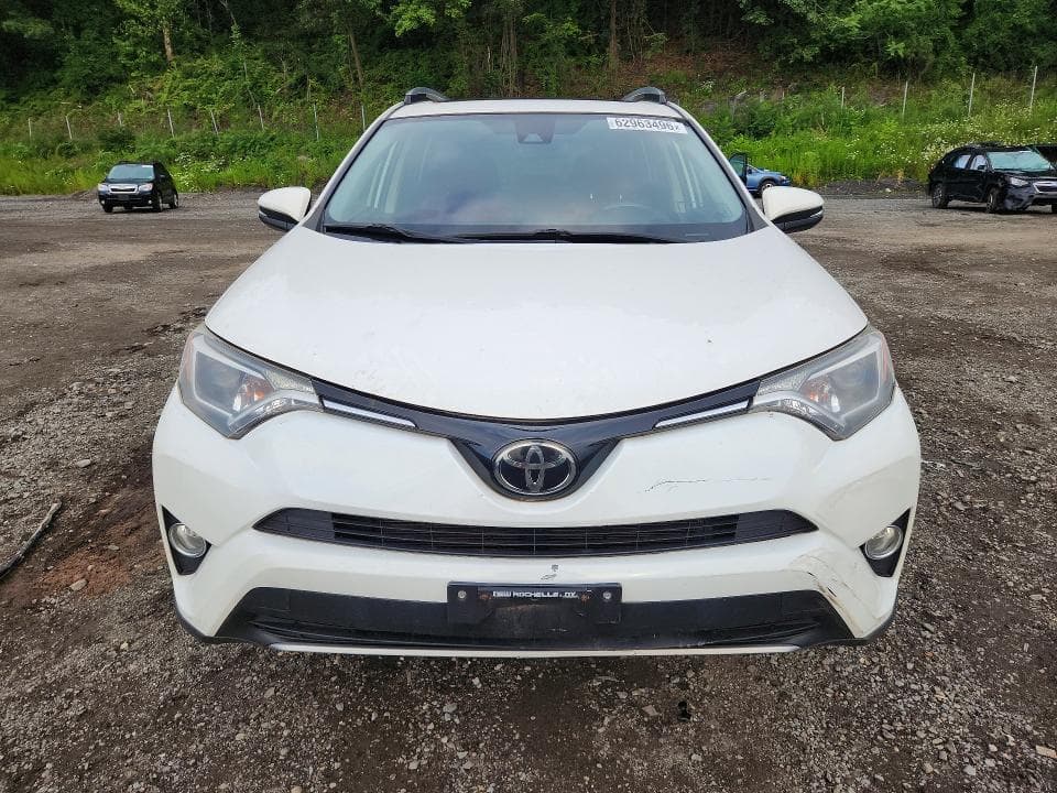 2018 TOYOTA RAV4 XLE 5