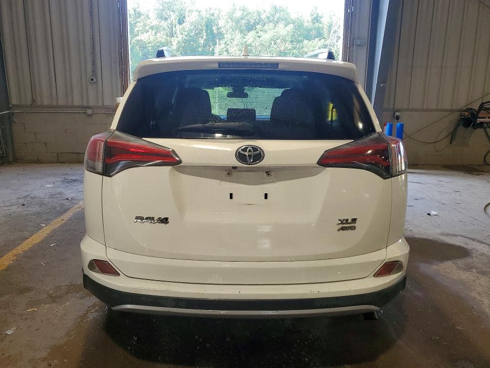 2017 TOYOTA RAV4 XLE 6