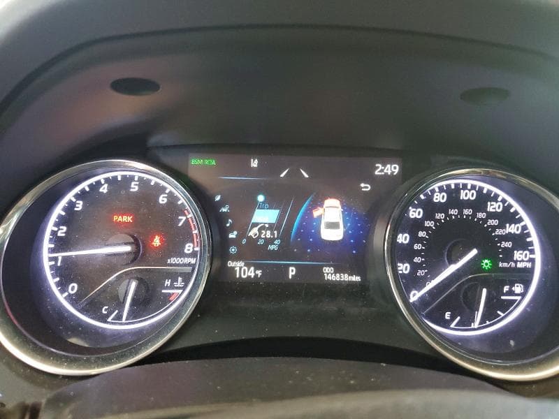 2019 TOYOTA CAMRY XLE 9