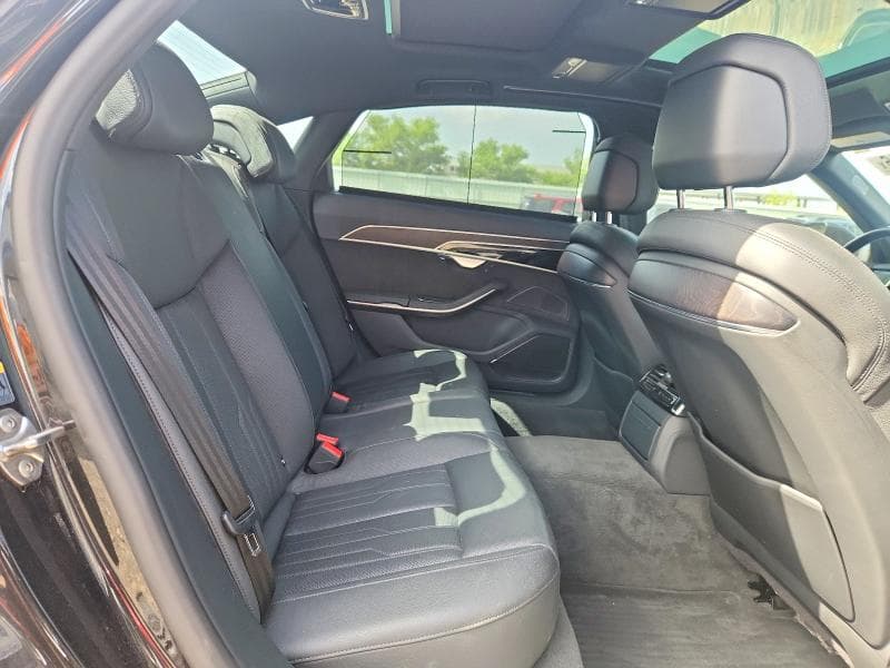 2019 AUDI A8 L 10