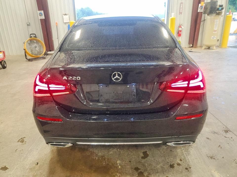 2019 MERCEDES-BENZ A 220 6