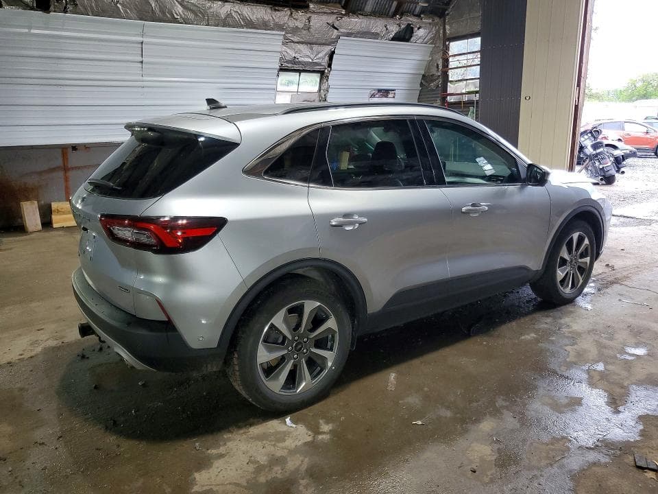 2023 FORD ESCAPE PLATINUM 3