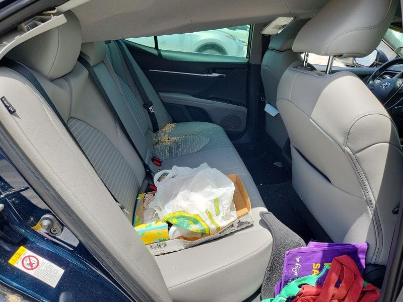2019 TOYOTA CAMRY SE 10