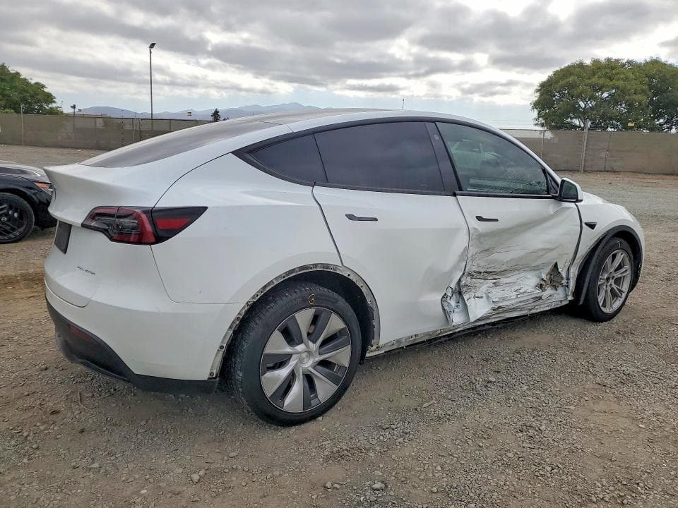 2023 TESLA MODEL Y 3