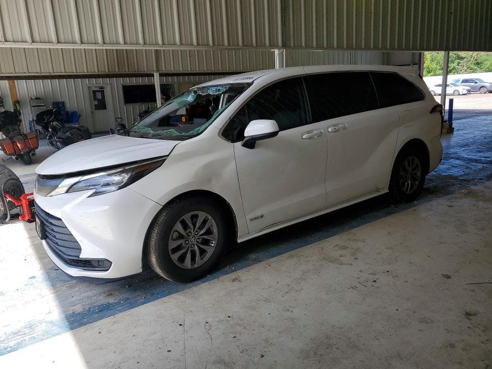 2021 TOYOTA SIENNA LE - 1