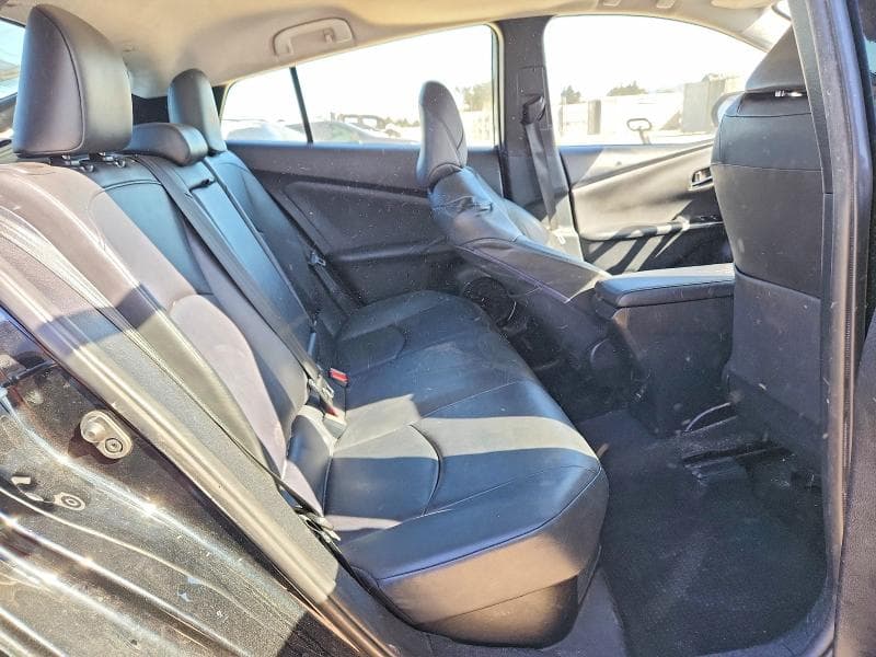 2018 TOYOTA PRIUS FOUR 10