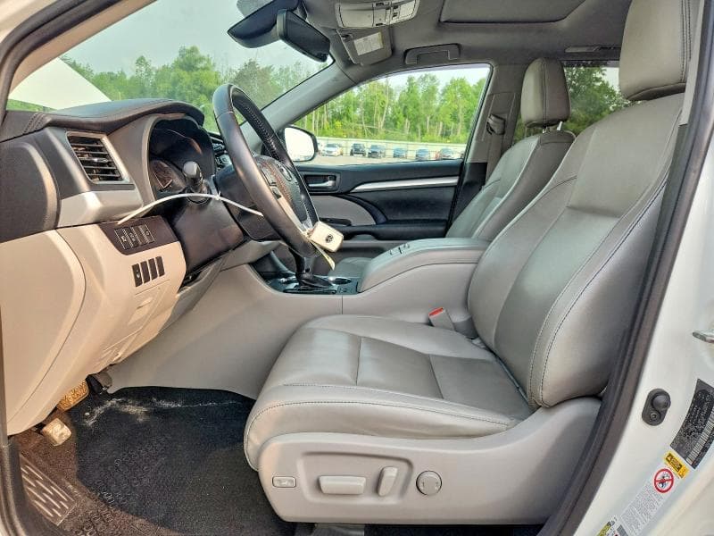2019 TOYOTA HIGHLANDER XLE 7
