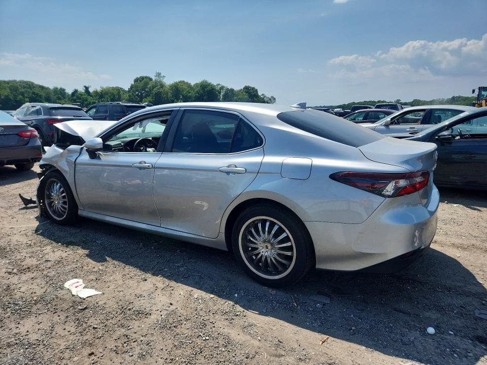 2022 TOYOTA CAMRY LE 2