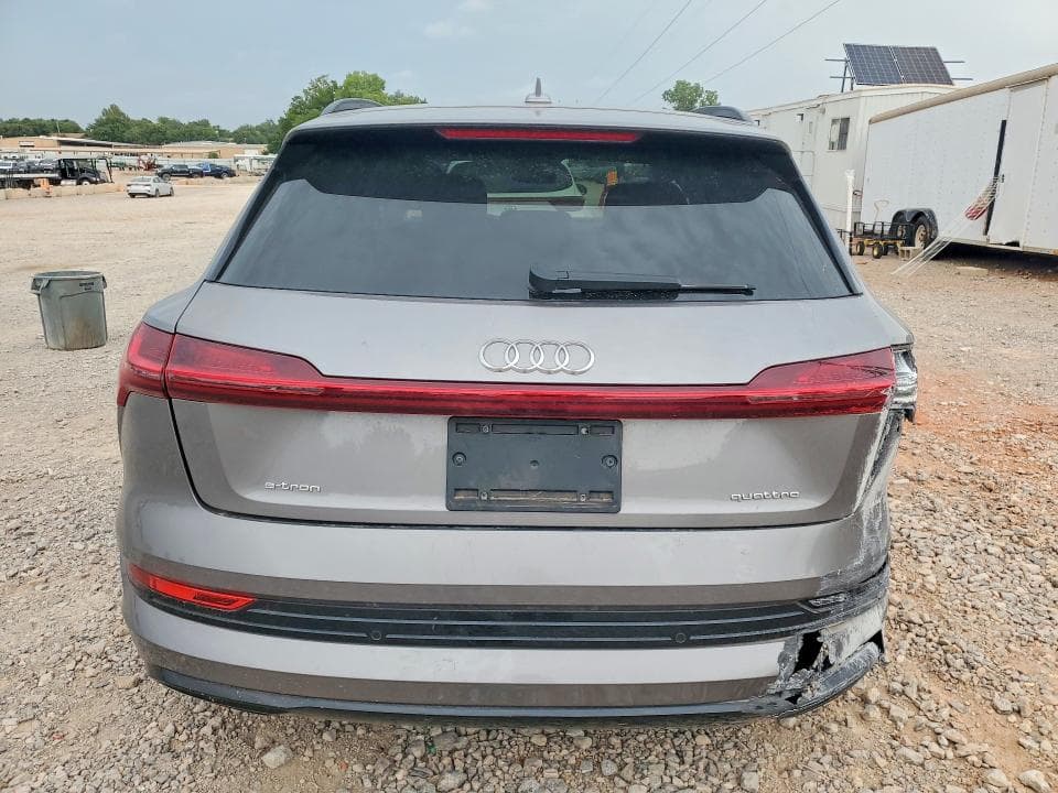 2022 AUDI E-TRON PREMIUM 6