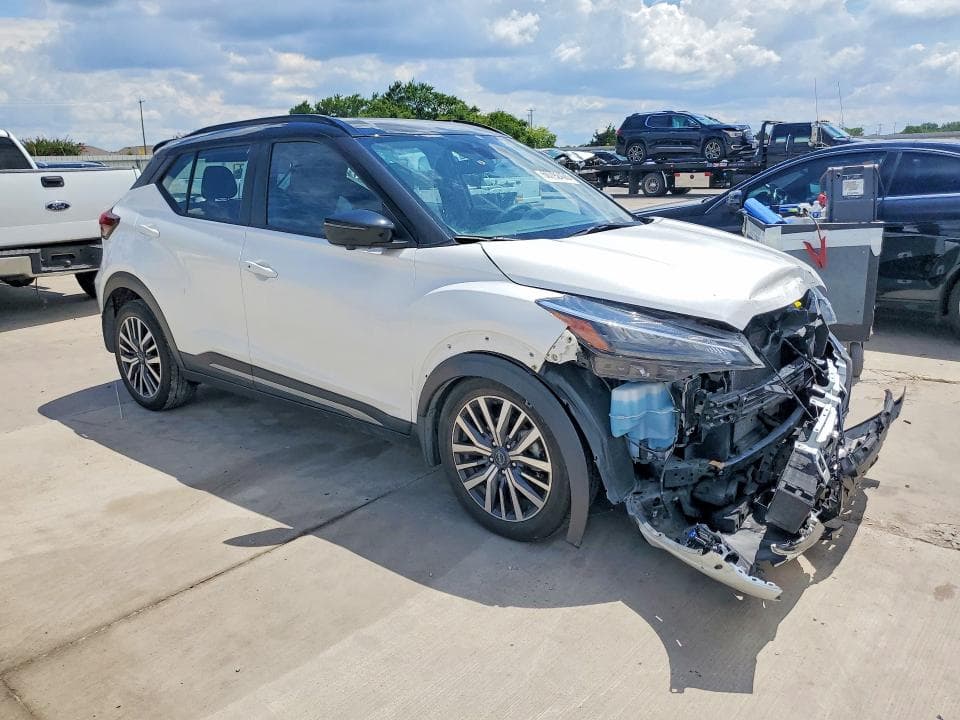 2024 NISSAN KICKS SR 4
