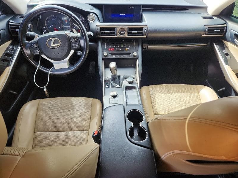2017 LEXUS IS 200T 8