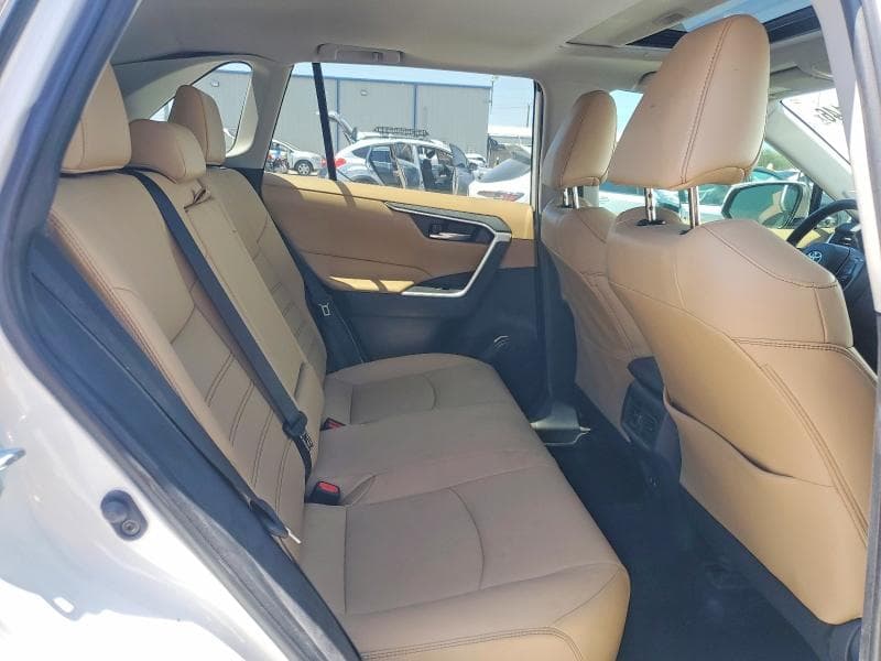 2019 TOYOTA RAV4 XLE PREMIUM 11
