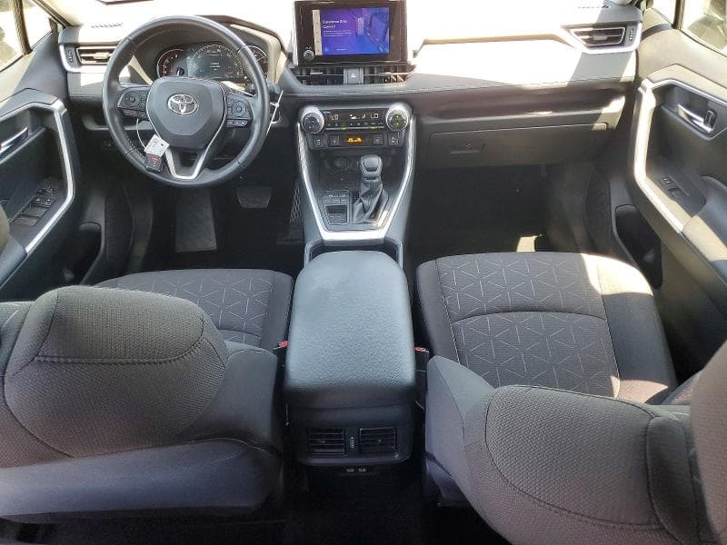 2023 TOYOTA RAV4 XLE 8