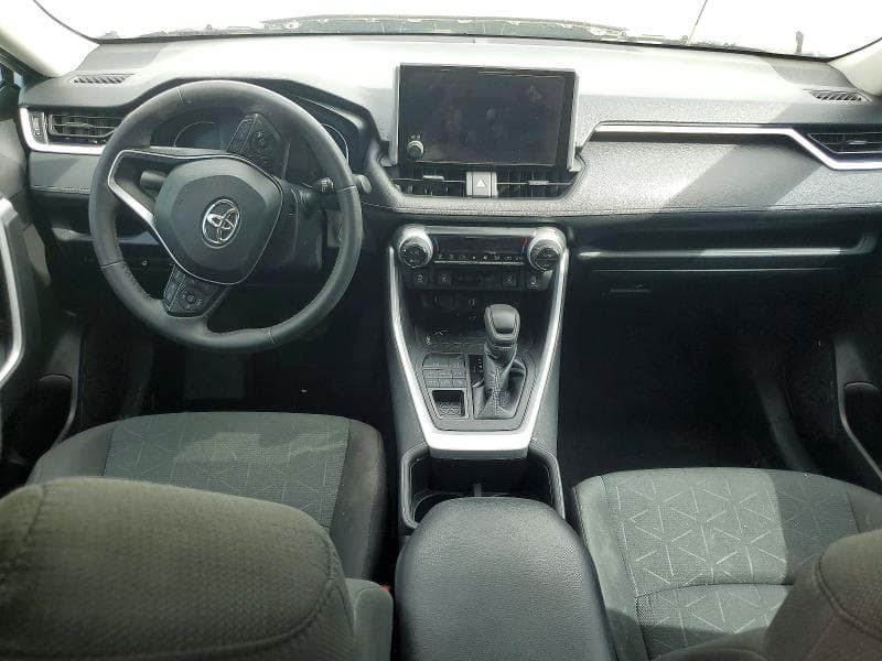 2023 TOYOTA RAV4 XLE 8