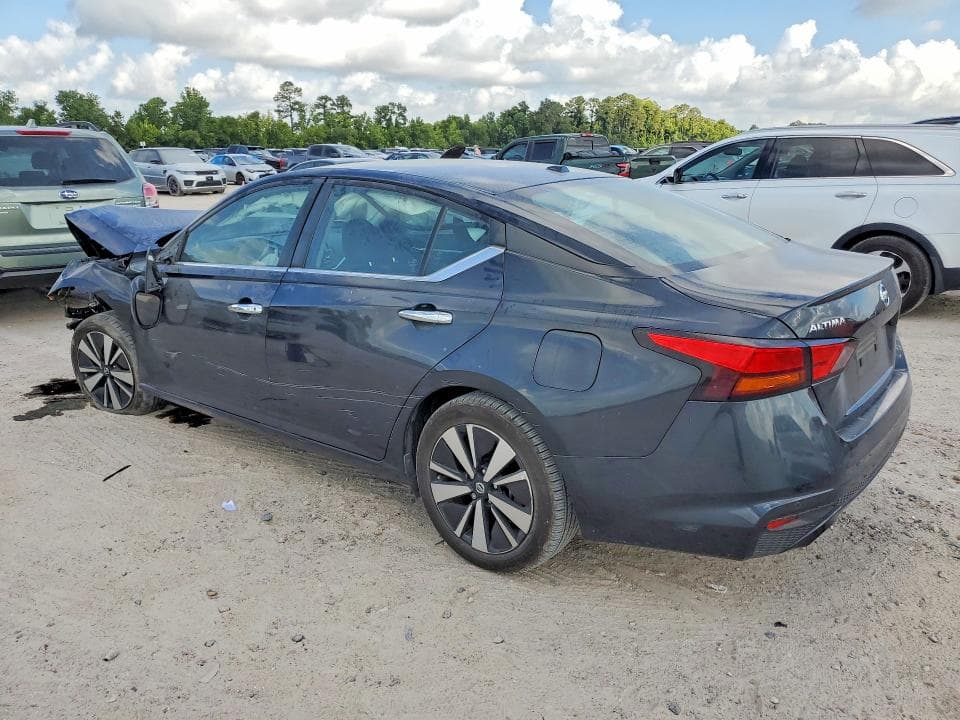 2022 NISSAN ALTIMA SV 2