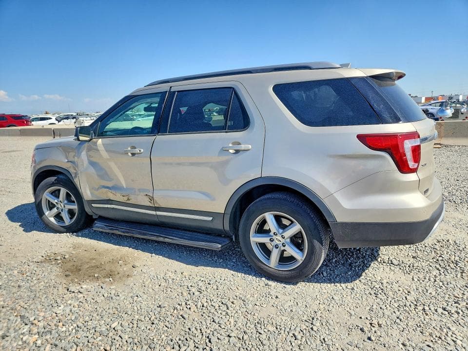 2017 FORD EXPLORER XLT 2