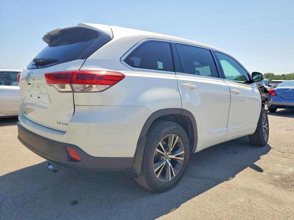 2017 TOYOTA HIGHLANDER LE PLUS 3