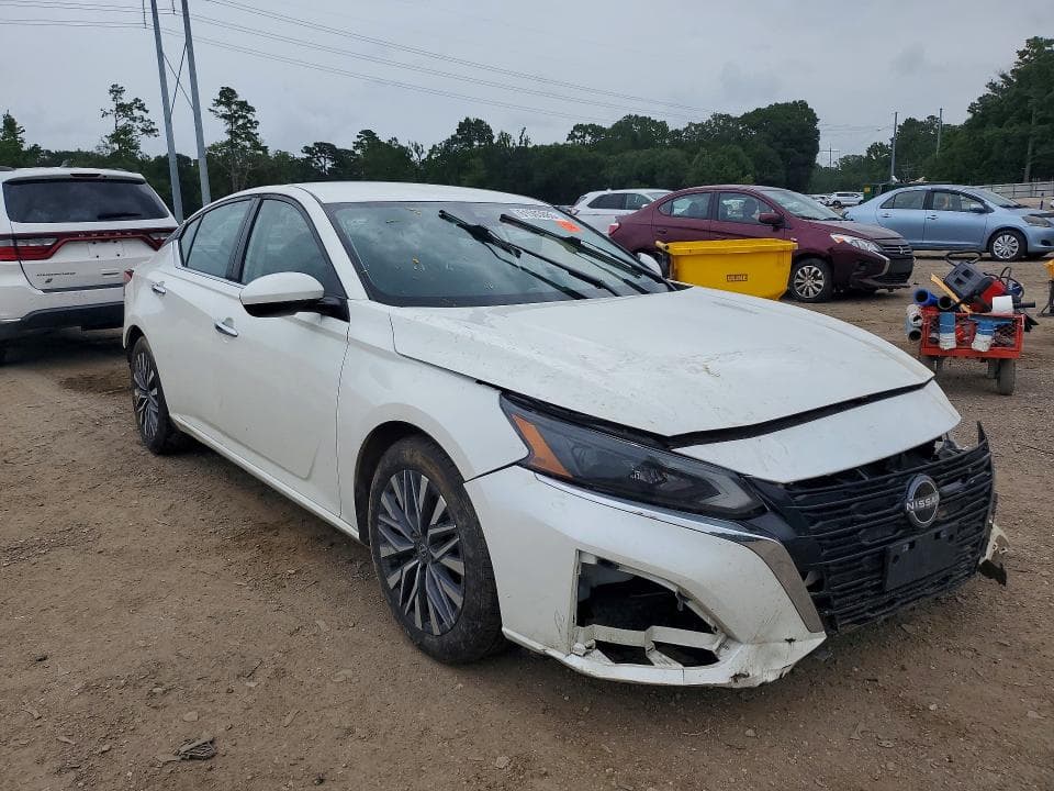 2023 NISSAN ALTIMA SV 4